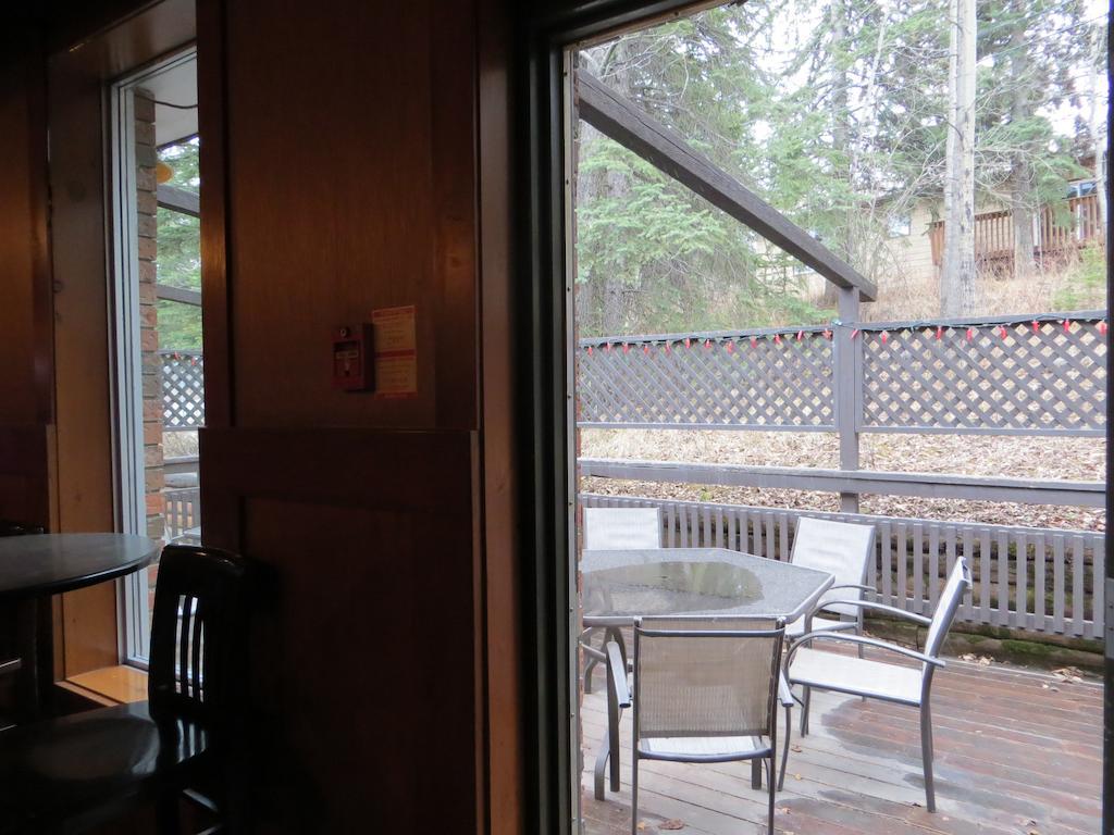 Twin Pine Inn & Suites Hinton Exterior foto